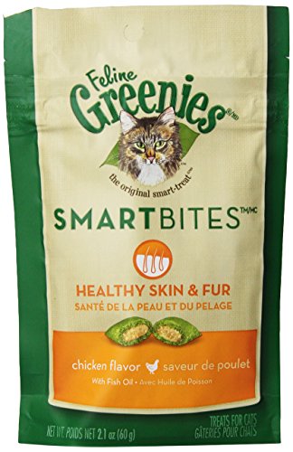 Book Cover Greenies FELINE Feline Smart Bites Treat, Skin and Fur Chicken, 2.1-Ounce
